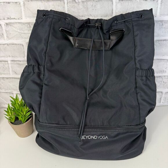 Beyond Yoga Convertible Gym Backpack Bag Black - Picture 2 of 10